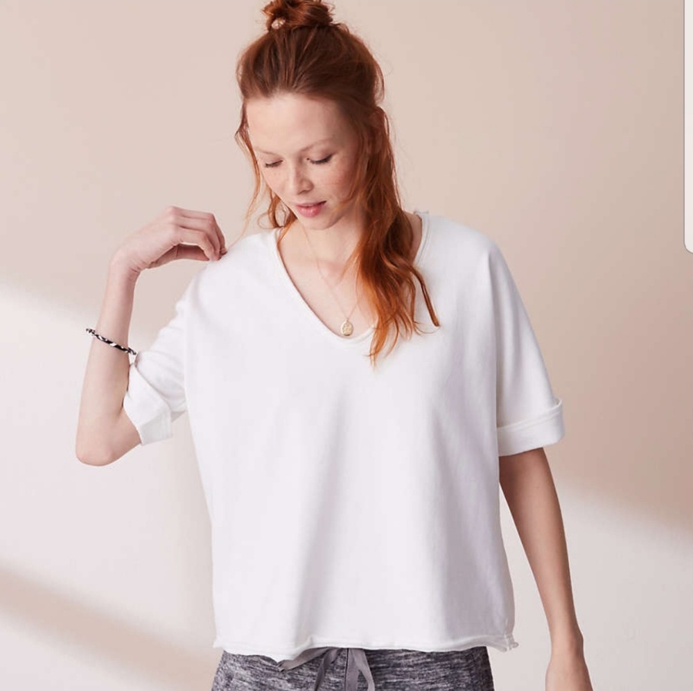 Lou & Grey V Neck Sweater Tee